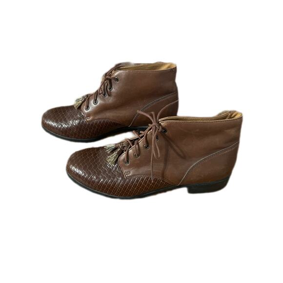 Women’s Ariat lace up ankle boots - Picture 2 of 7